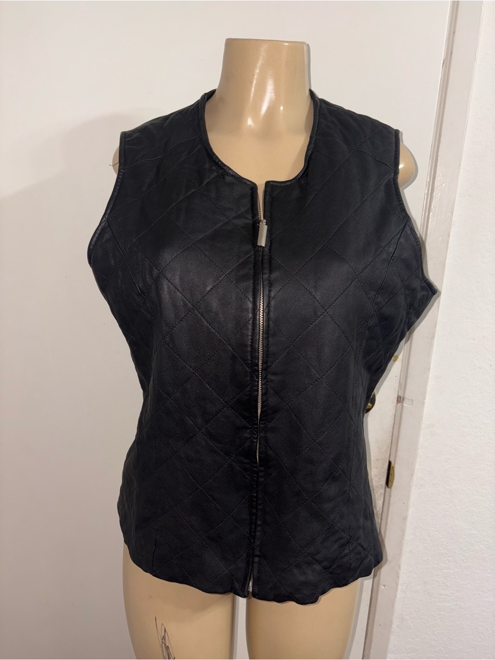 Pamela McCoy Leather Quilted Black Vest Size Large